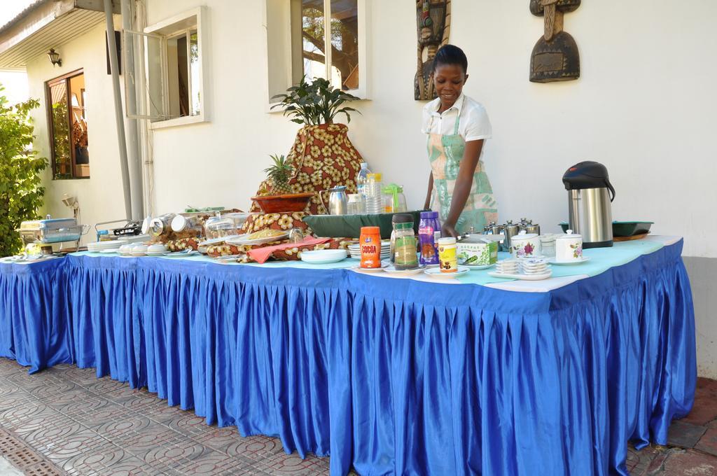 Shangri-La Hotel Uganda Kampala Exterior foto